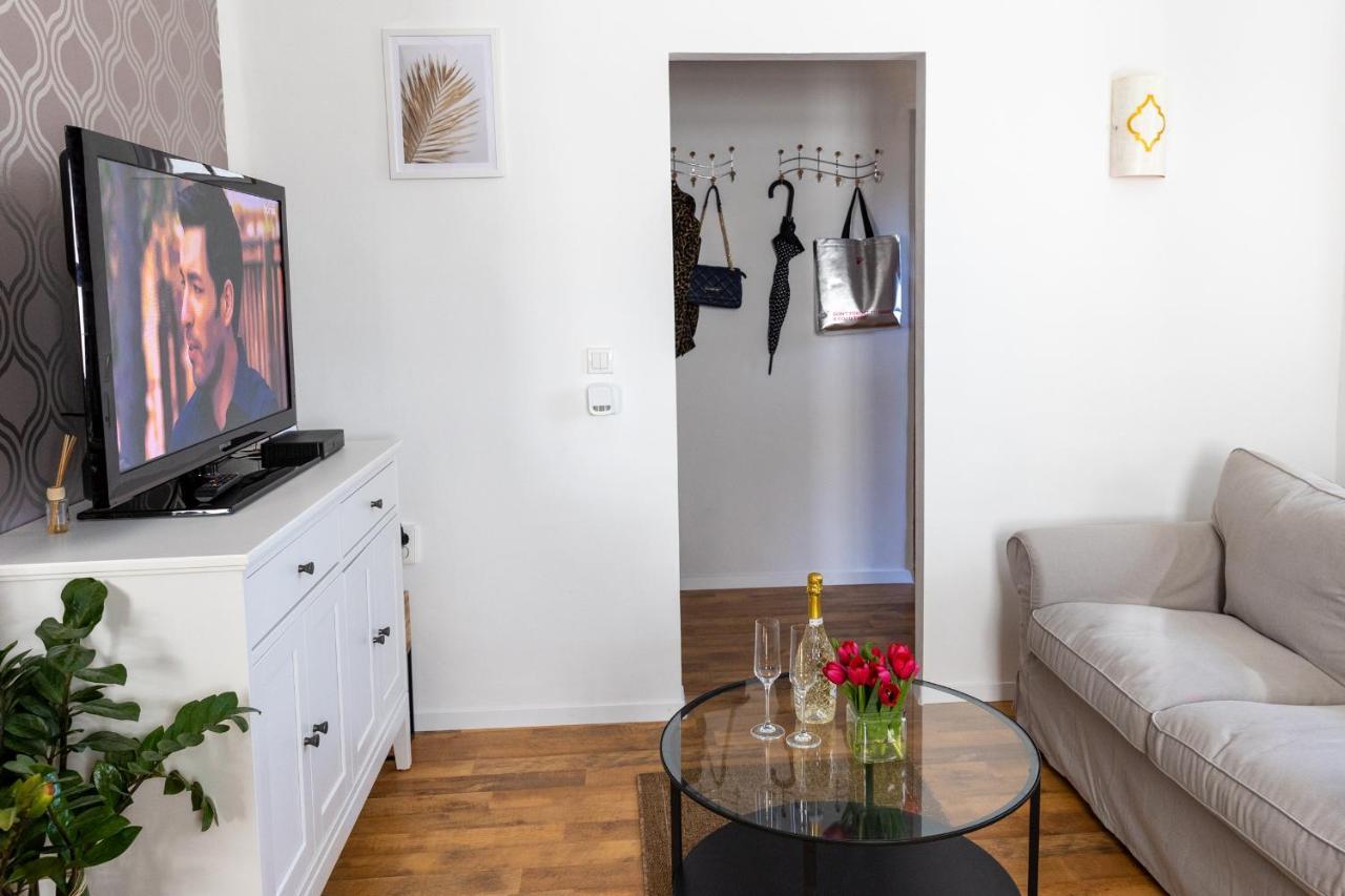 Republic Apartman Apartment Baja Ngoại thất bức ảnh