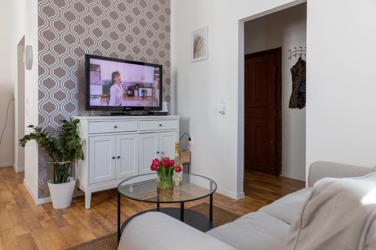 Republic Apartman Apartment Baja Ngoại thất bức ảnh