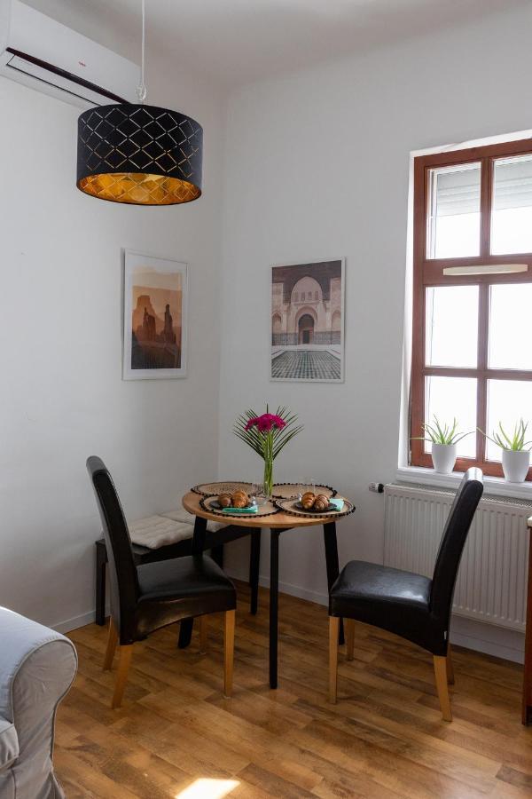 Republic Apartman Apartment Baja Ngoại thất bức ảnh
