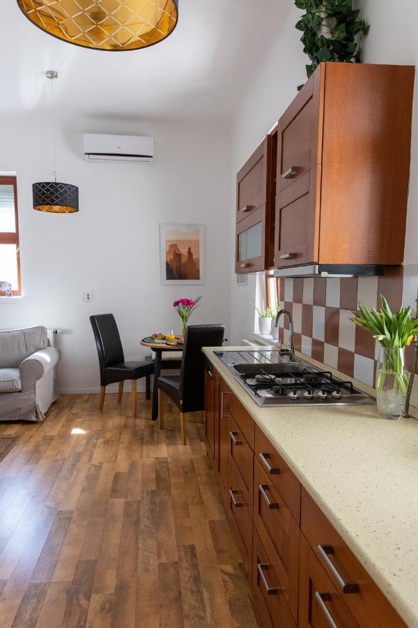 Republic Apartman Apartment Baja Ngoại thất bức ảnh